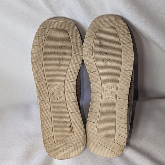 Naturalizer Lafayette slip-on sneaker neutral porcelain size 6 EUC - Picture 8 of 13